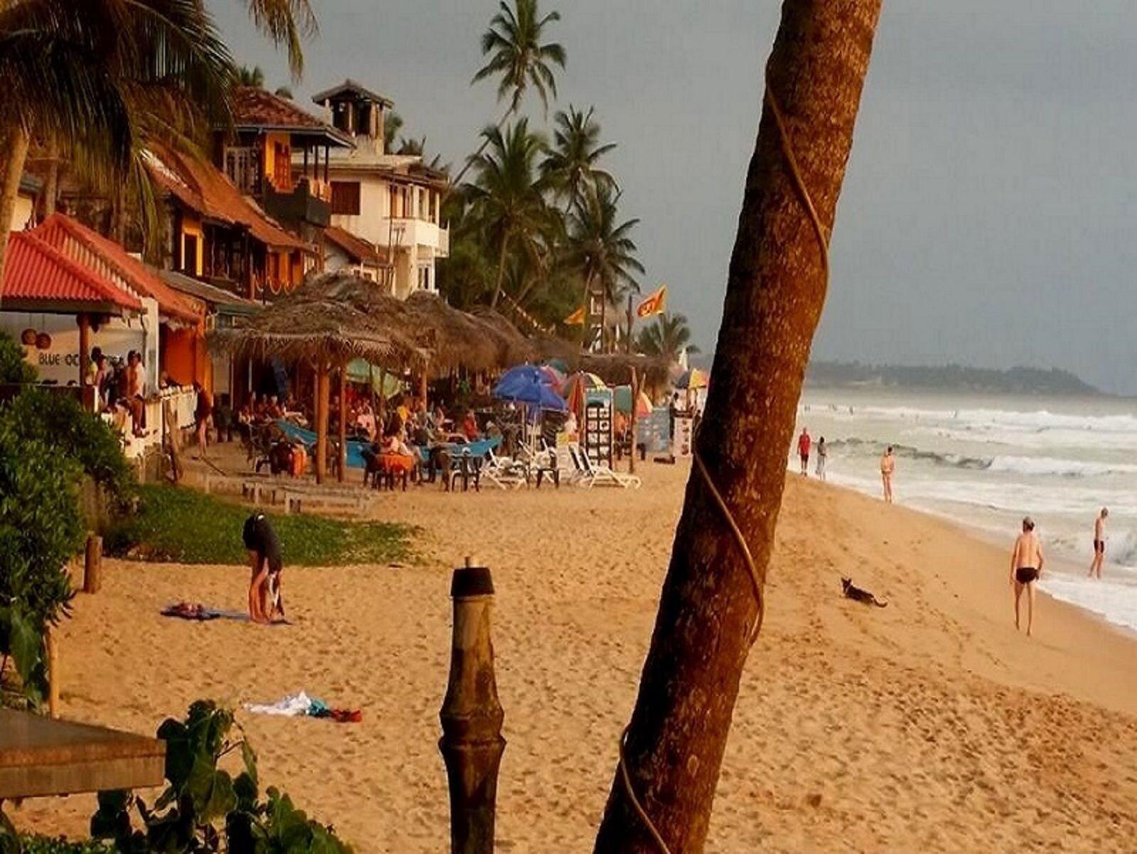 Time N Tide Beach Resort Hikkaduwa Exterior foto