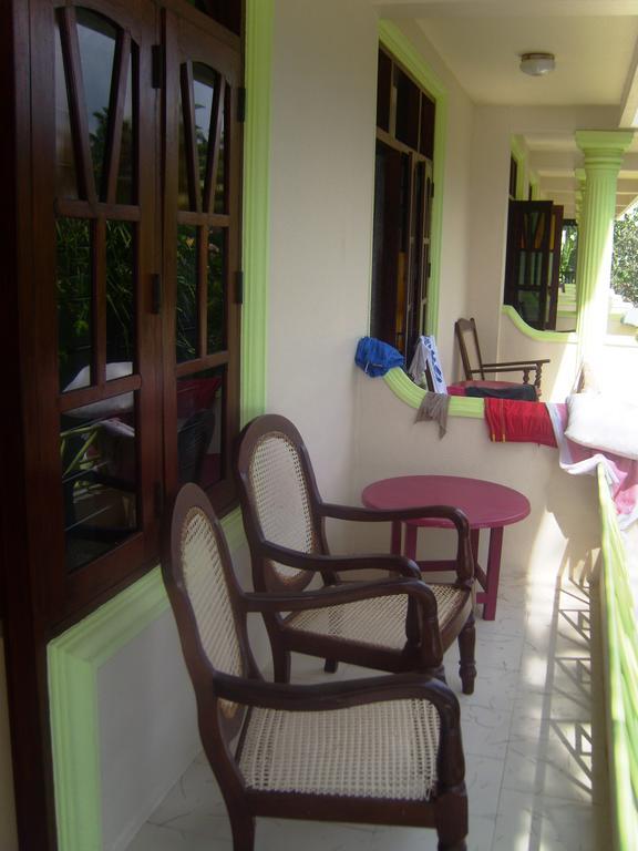 Time N Tide Beach Resort Hikkaduwa Exterior foto